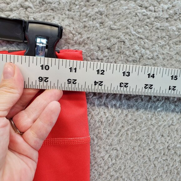 Nike Womens Shorts Medium Tight Fit Training Tights Red Mid Rise New - Picture 3 of 9